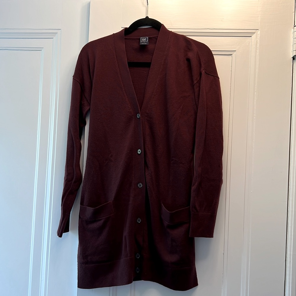 Women’s burgundy button-down maternity Gap sweater